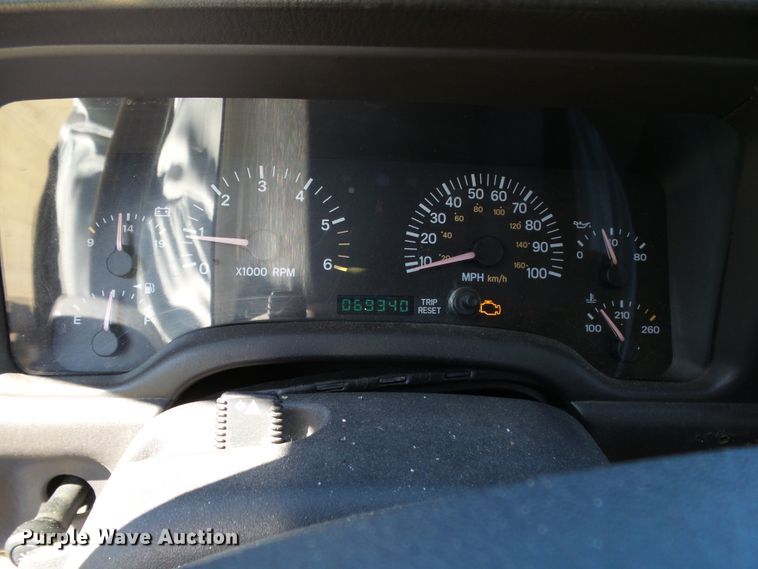 image for item DE7957 2001 Jeep Cherokee SUV