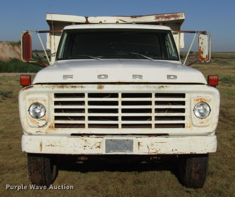 image for item DG1392 1977 Ford F600 dump truck