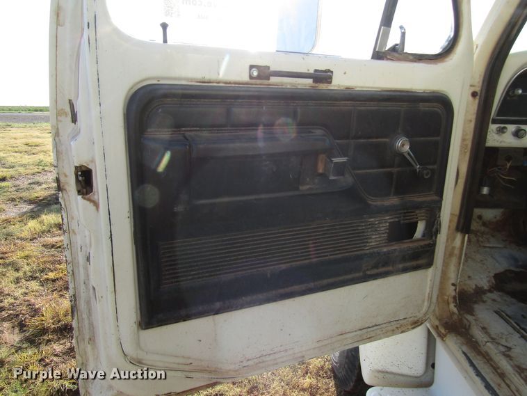 image for item DG1392 1977 Ford F600 dump truck