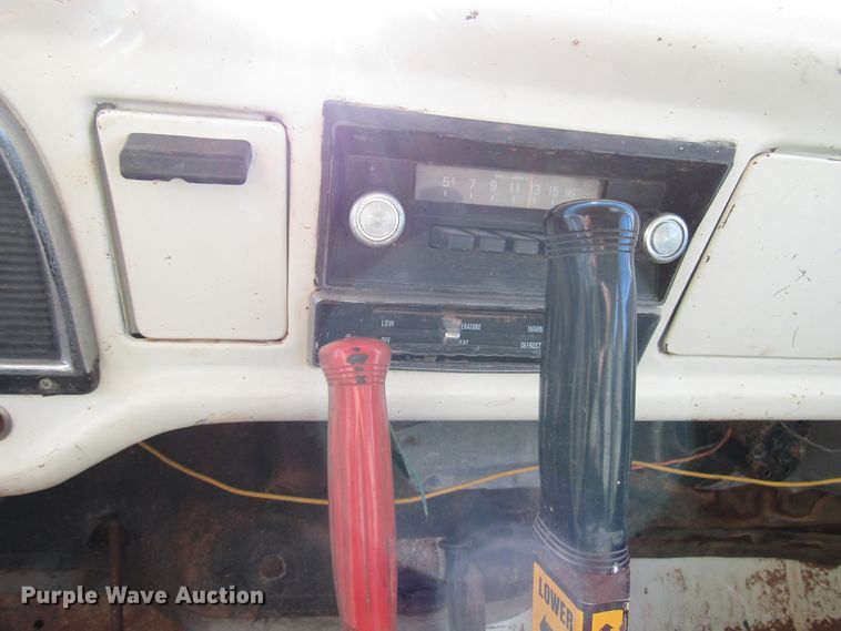 image for item DG1392 1977 Ford F600 dump truck