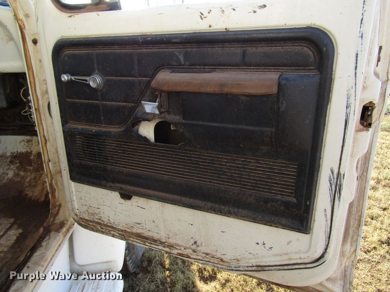 image for item DG1392 1977 Ford F600 dump truck