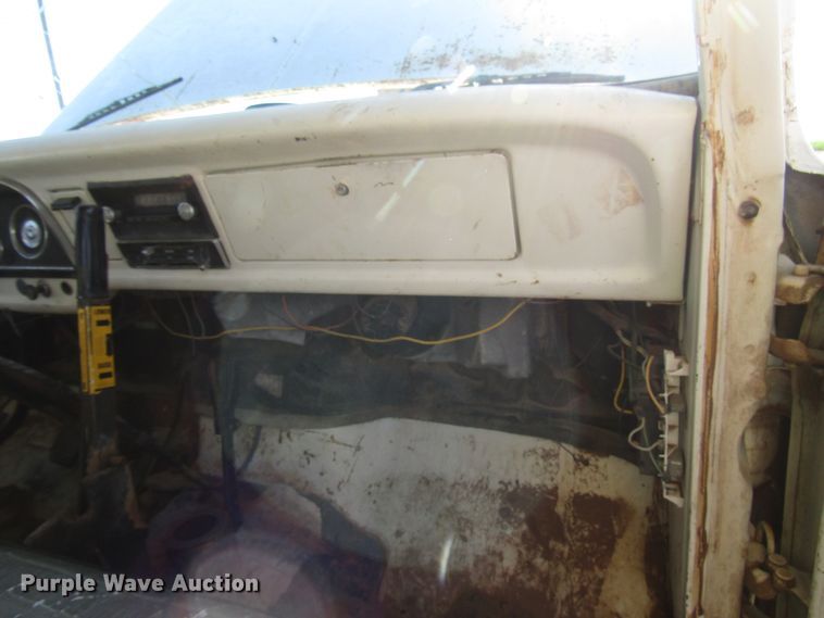 image for item DG1392 1977 Ford F600 dump truck