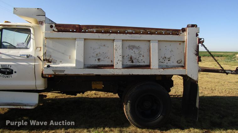 image for item DG1392 1977 Ford F600 dump truck