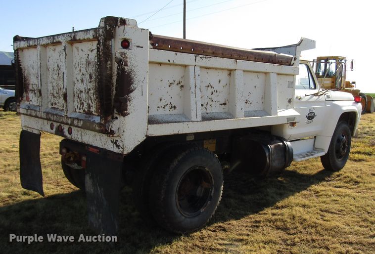 image for item DG1392 1977 Ford F600 dump truck