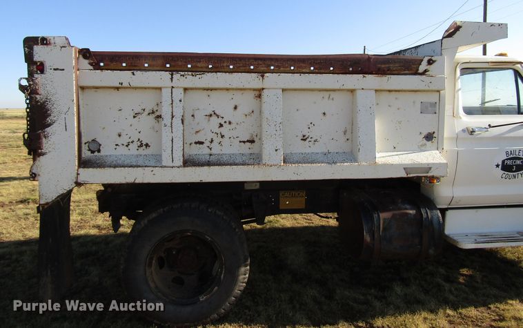 image for item DG1392 1977 Ford F600 dump truck