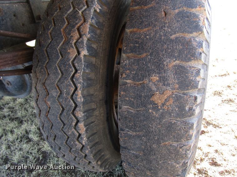 image for item DG1392 1977 Ford F600 dump truck