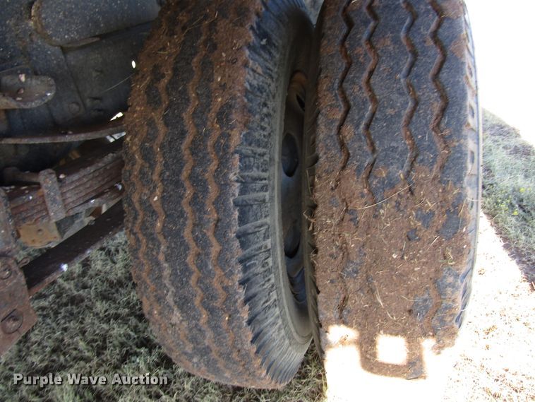 image for item DG1392 1977 Ford F600 dump truck