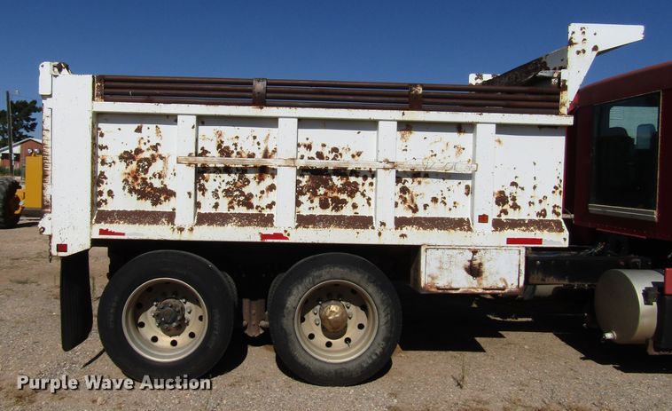 image for item DG1395 1992 Kenworth T600 dump truck