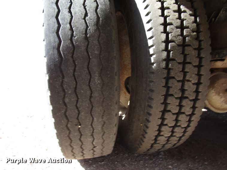 image for item DG1395 1992 Kenworth T600 dump truck