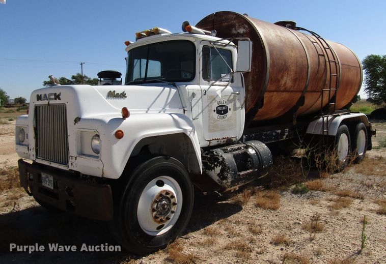 image for item DG1396 1980 Mack tank truck