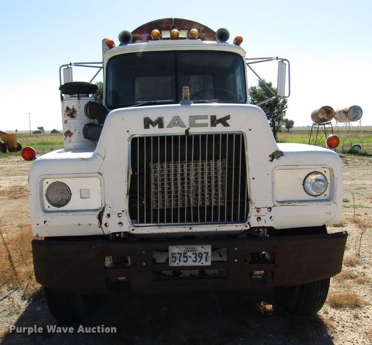 image for item DG1396 1980 Mack tank truck