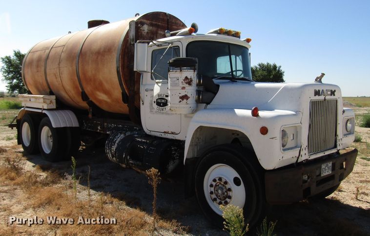 image for item DG1396 1980 Mack tank truck
