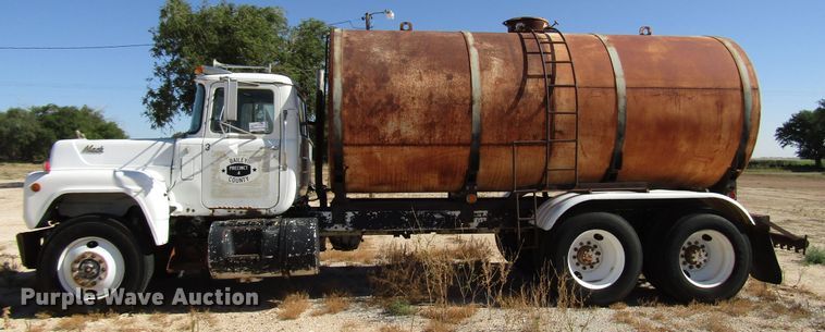 image for item DG1396 1980 Mack tank truck