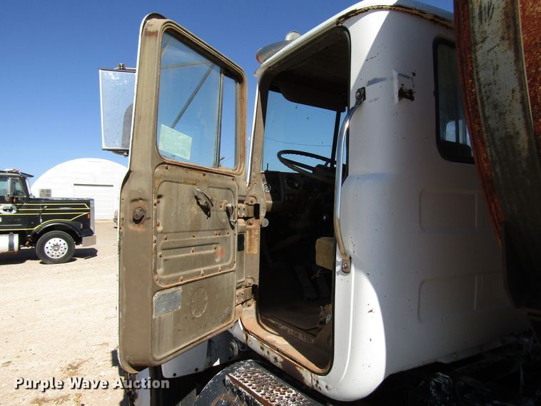 image for item DG1396 1980 Mack tank truck