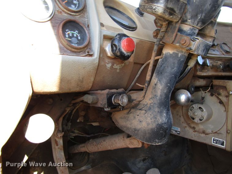 image for item DG1396 1980 Mack tank truck