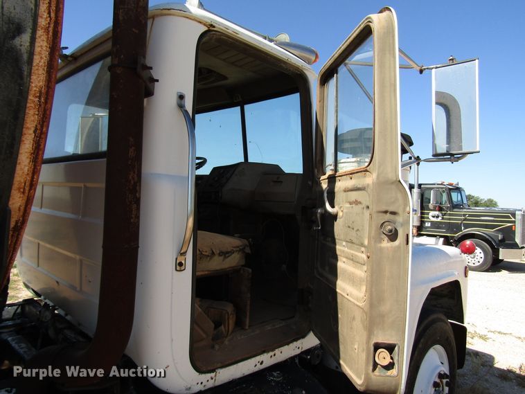 image for item DG1396 1980 Mack tank truck