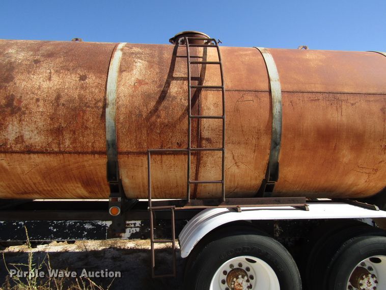 image for item DG1396 1980 Mack tank truck