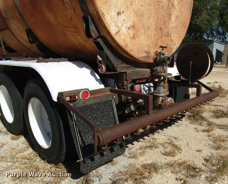 image for item DG1396 1980 Mack tank truck