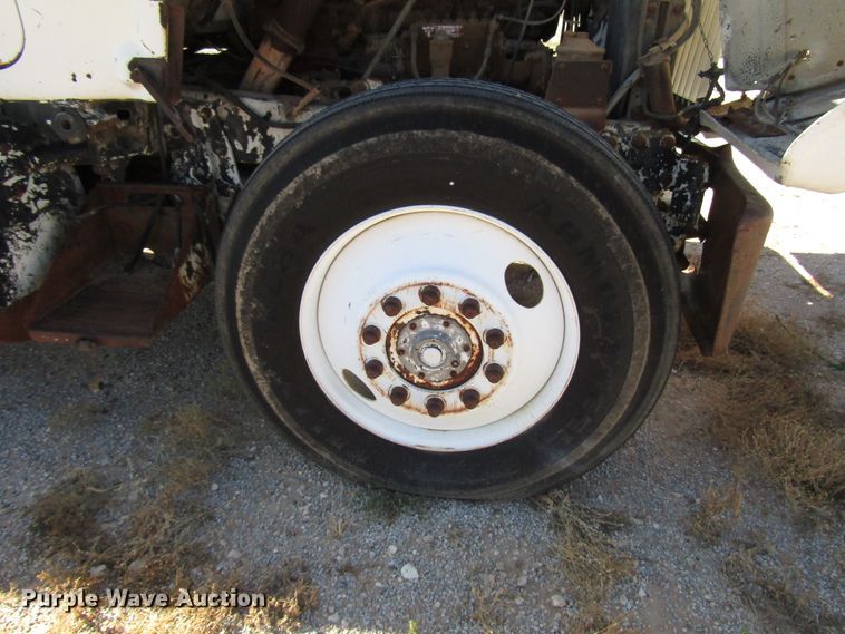 image for item DG1396 1980 Mack tank truck