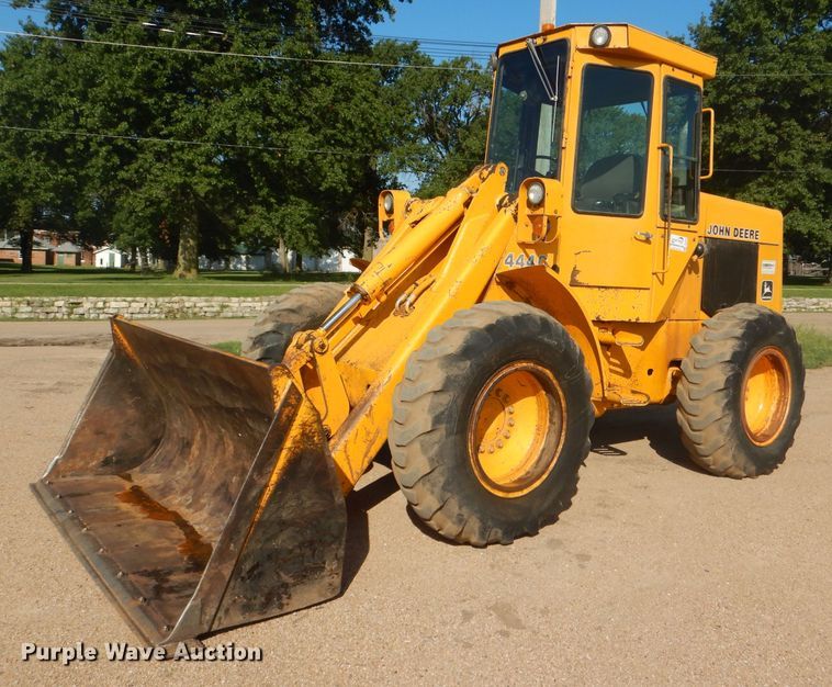 image for item DG4925 1983 John Deere 444C wheel loader