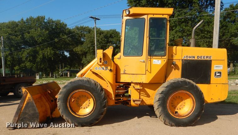 image for item DG4925 1983 John Deere 444C wheel loader