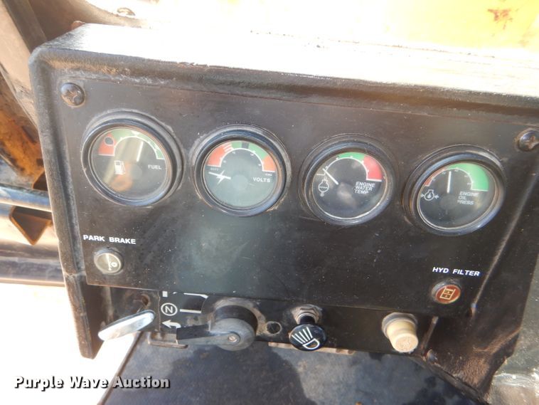 image for item DG4925 1983 John Deere 444C wheel loader