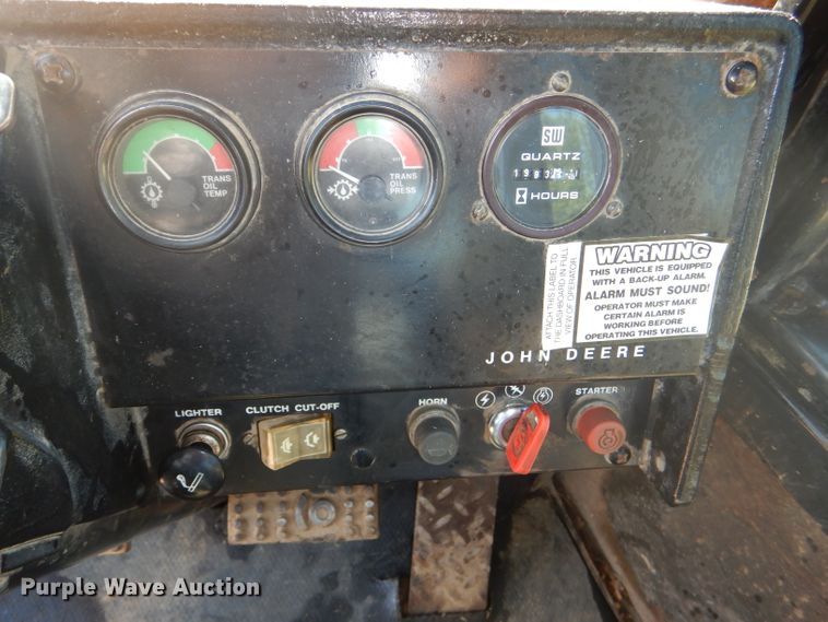 image for item DG4925 1983 John Deere 444C wheel loader