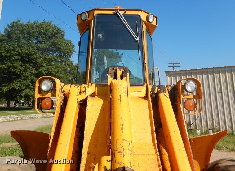 image for item DG4925 1983 John Deere 444C wheel loader