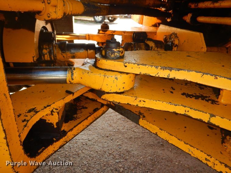 image for item DG4925 1983 John Deere 444C wheel loader