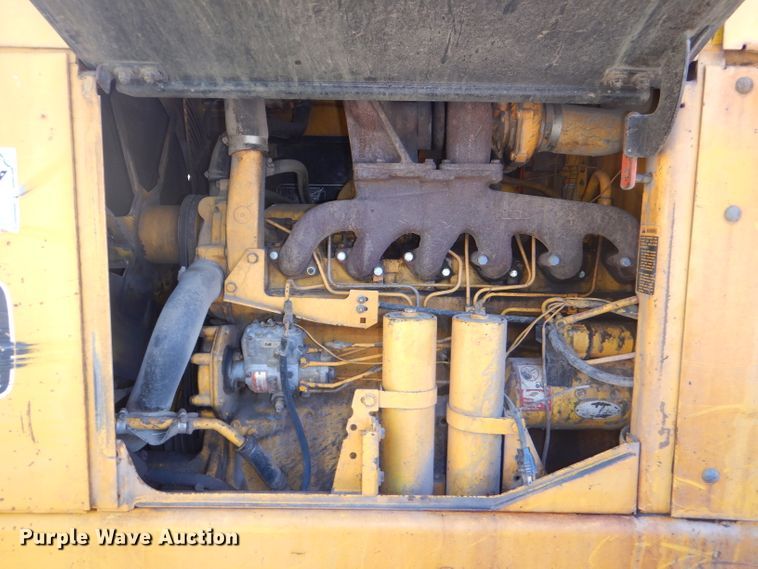 image for item DG4925 1983 John Deere 444C wheel loader