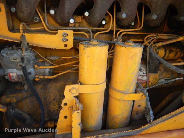 image for item DG4925 1983 John Deere 444C wheel loader