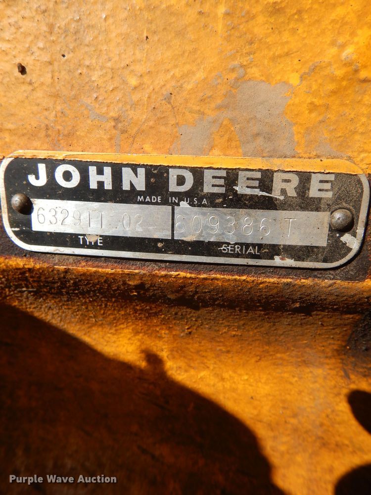 image for item DG4925 1983 John Deere 444C wheel loader