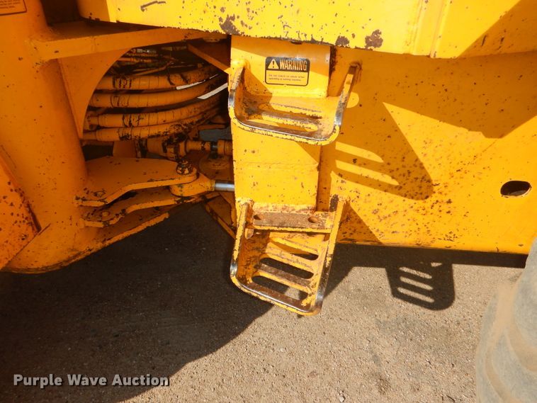 image for item DG4925 1983 John Deere 444C wheel loader