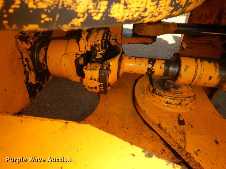 image for item DG4925 1983 John Deere 444C wheel loader