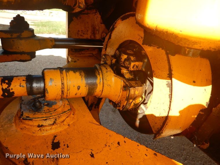 image for item DG4925 1983 John Deere 444C wheel loader