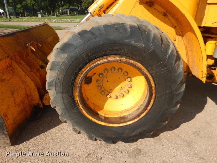 image for item DG4925 1983 John Deere 444C wheel loader