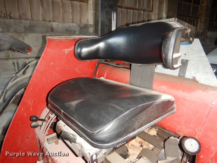 image for item DG4927 1989 Case IH 585 tractor