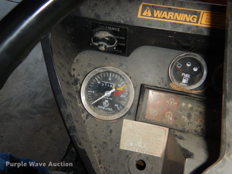 image for item DG4927 1989 Case IH 585 tractor