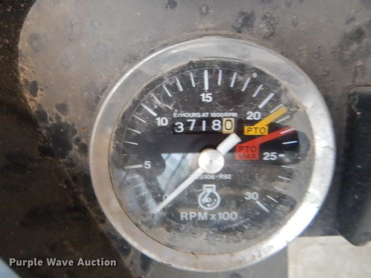 image for item DG4927 1989 Case IH 585 tractor