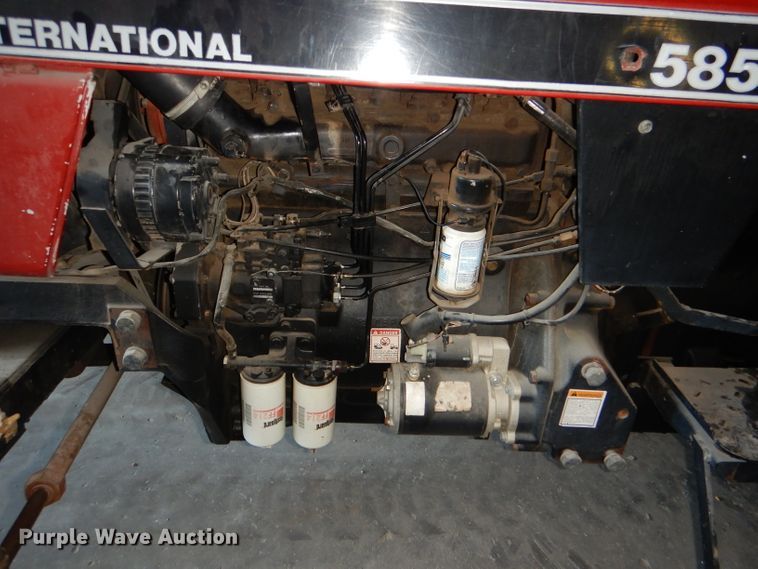 image for item DG4927 1989 Case IH 585 tractor