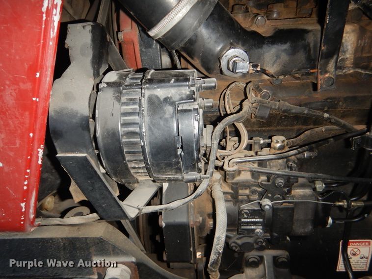 image for item DG4927 1989 Case IH 585 tractor