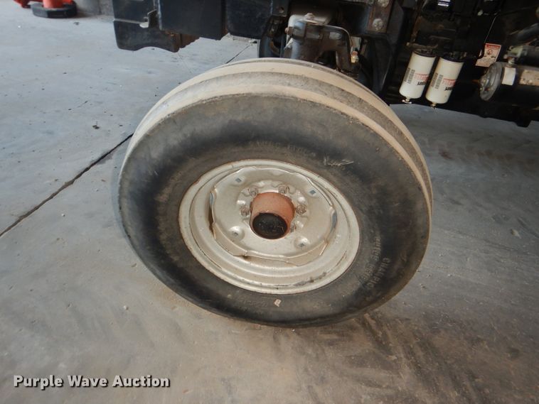 image for item DG4927 1989 Case IH 585 tractor