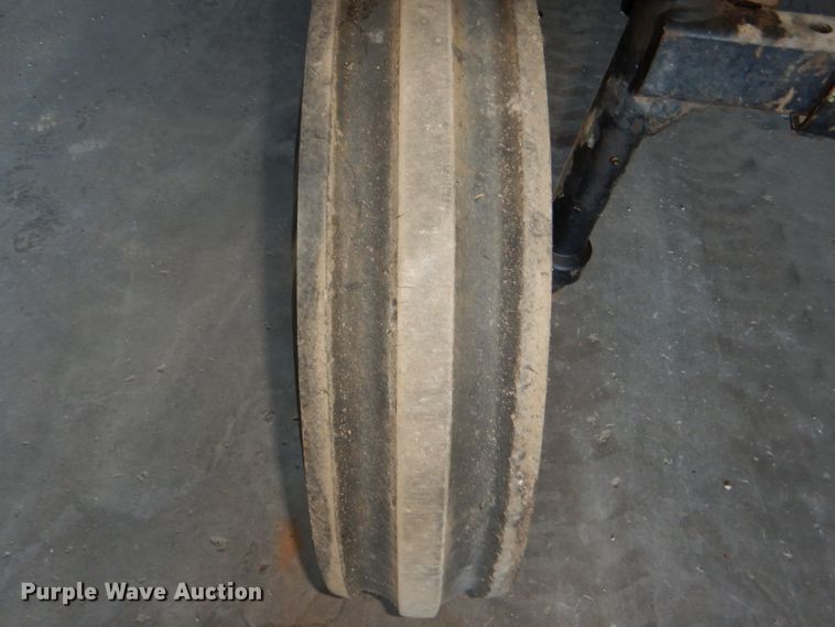 image for item DG4927 1989 Case IH 585 tractor