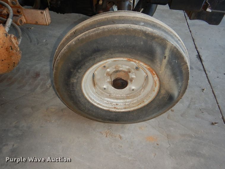 image for item DG4927 1989 Case IH 585 tractor