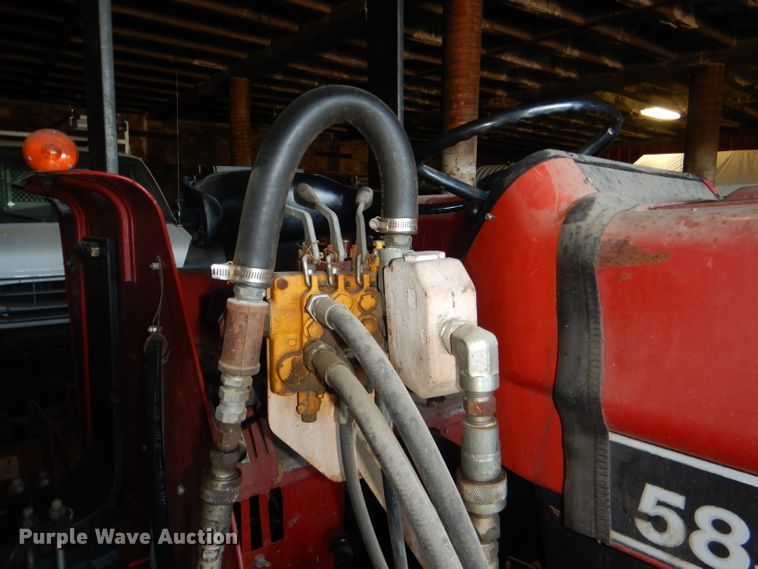 image for item DG4927 1989 Case IH 585 tractor