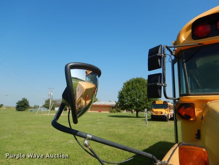 image for item DG4932 1999 Chevrolet B7 Blue Bird school bus