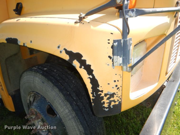 image for item DG4932 1999 Chevrolet B7 Blue Bird school bus