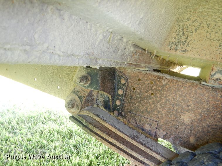 image for item DG4932 1999 Chevrolet B7 Blue Bird school bus