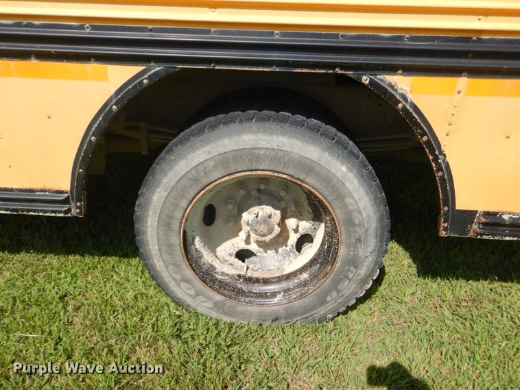 image for item DG4932 1999 Chevrolet B7 Blue Bird school bus