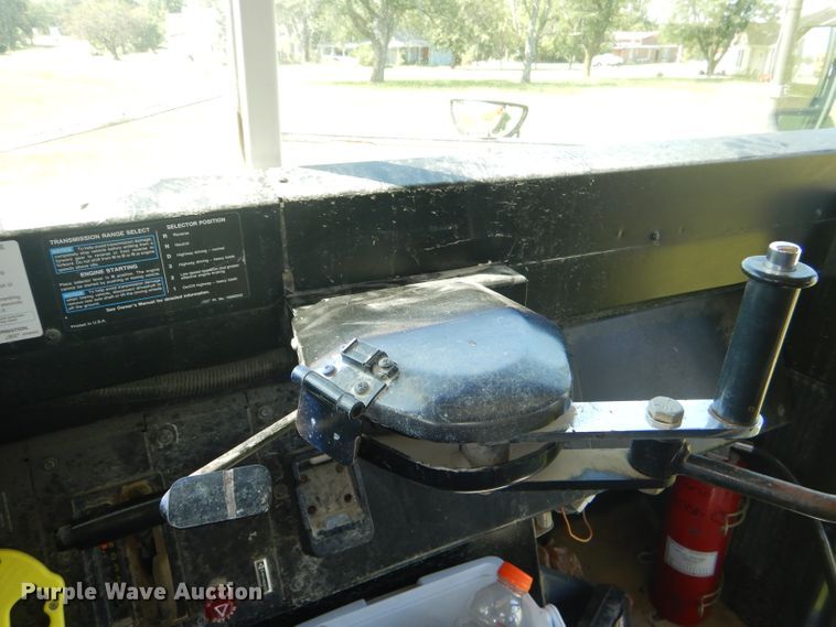 image for item DG4932 1999 Chevrolet B7 Blue Bird school bus